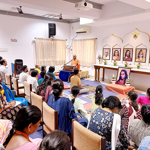 YSS-சென்னை-ஆசிரமம்-தியான-மந்திர்-தியானம்-தோட்டப்-பகுதி