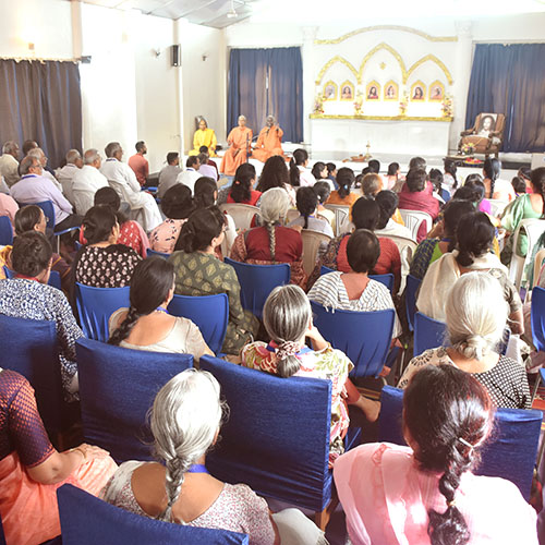 YSS Igatpuri Retreat Events Group Programme By Monastics