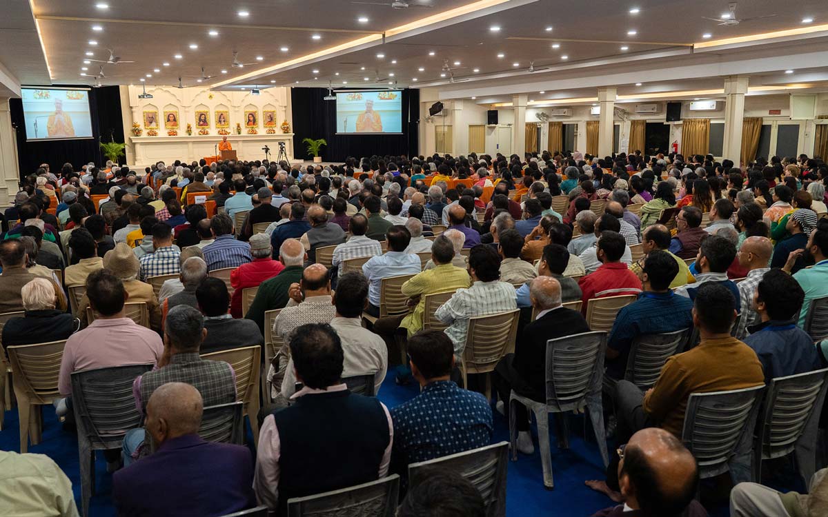 Swami Chidanandaji's India Tour 2025 — Satsanga at YSS Noida Ashram