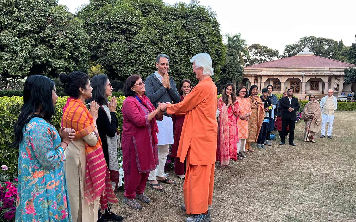 Swami Chidanandaji's India Tour 2025 — Greeting Devotees at YSS Ranchi Ashram